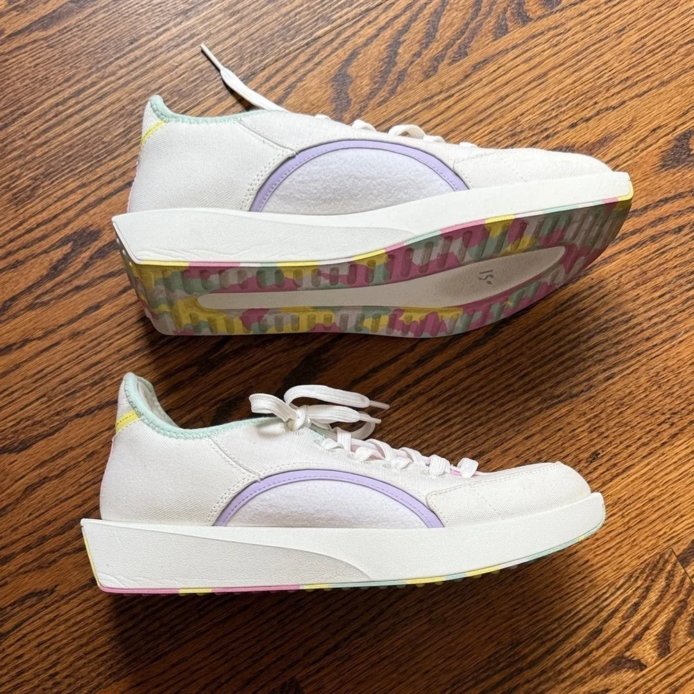 Allbirds Women's 11 White and Pink Sneakers - Picture 3 of 8